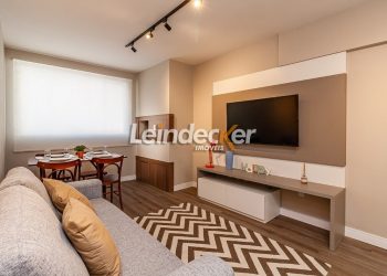 Apartamento à venda com 52m², 2 dormitórios, 1 vaga no bairro Floresta em Porto Alegre