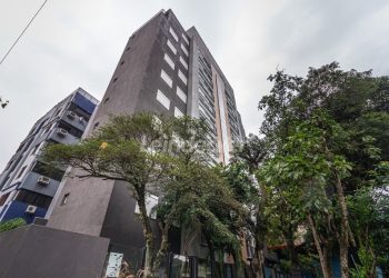 Apartamento à venda com 63m², 2 dormitórios, 1 suíte, 1 vaga no bairro Menino Deus em Porto Alegre