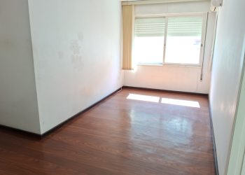 Apartamento à venda com 65m², 2 dormitórios, 1 vaga no bairro Cristal em Porto Alegre