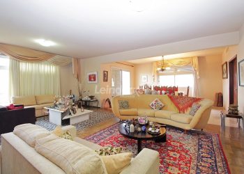 Apartamento à venda com 293m², 3 dormitórios, 1 suíte, 1 vaga no bairro Farroupilha em Porto Alegre