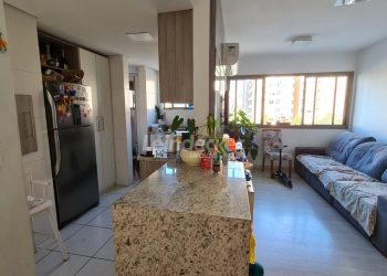 Apartamento à venda com 64m², 2 dormitórios, 1 suíte, 1 vaga no bairro Partenon em Porto Alegre