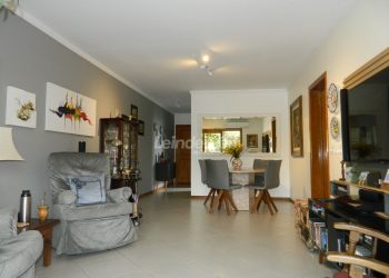 Apartamento à venda com 94m², 2 dormitórios, 1 suíte, 1 vaga no bairro Partenon em Porto Alegre