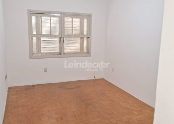 Apartamento à venda com 55m², 2 dormitórios no bairro Menino Deus em Porto Alegre