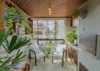 Apartamento à venda com 78m², 2 dormitórios, 1 suíte, 1 vaga no bairro Jardim Botânico em Porto Alegre