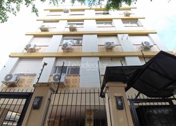 Apartamento à venda com 73m², 2 dormitórios, 1 vaga no bairro Santana em Porto Alegre
