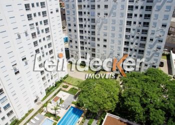 Apartamento à venda com 70m², 3 dormitórios, 1 suíte, 1 vaga no bairro Azenha em Porto Alegre