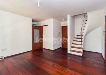 Cobertura à venda com 125m², 2 dormitórios, 2 vagas no bairro Floresta em Porto Alegre