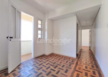 Apartamento à venda com 56m², 2 dormitórios no bairro Independência em Porto Alegre