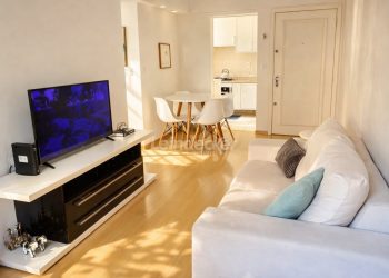 Apartamento à venda com 40m², 1 dormitório, 1 vaga no bairro Auxiliadora em Porto Alegre