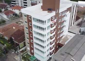 Apartamento à venda com 97m², 3 dormitórios, 1 suíte, 2 vagas no bairro Boa Vista em Porto Alegre