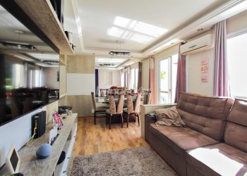 Apartamento à venda com 67m², 3 dormitórios, 1 suíte, 2 vagas no bairro Morro Santana em Porto Alegre